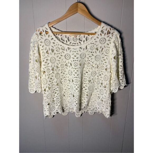 SOLITAIRE CROCHET FLOWER TOP, LARGE - Picture 1 of 5